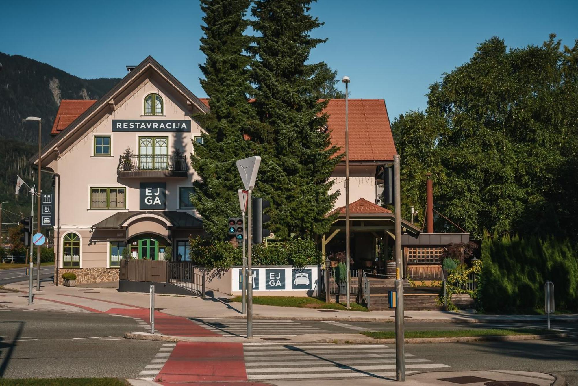 Guest House Ejga Jesenice Exterior photo