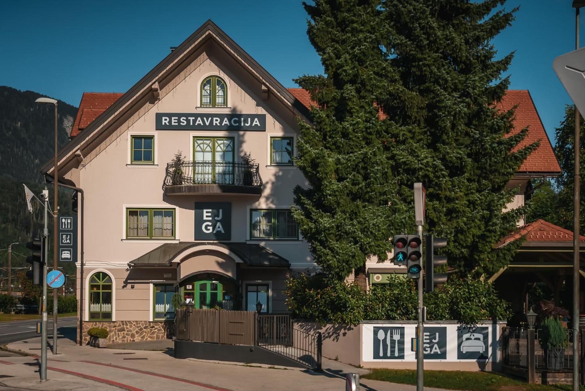 Guest House Ejga Jesenice Exterior photo