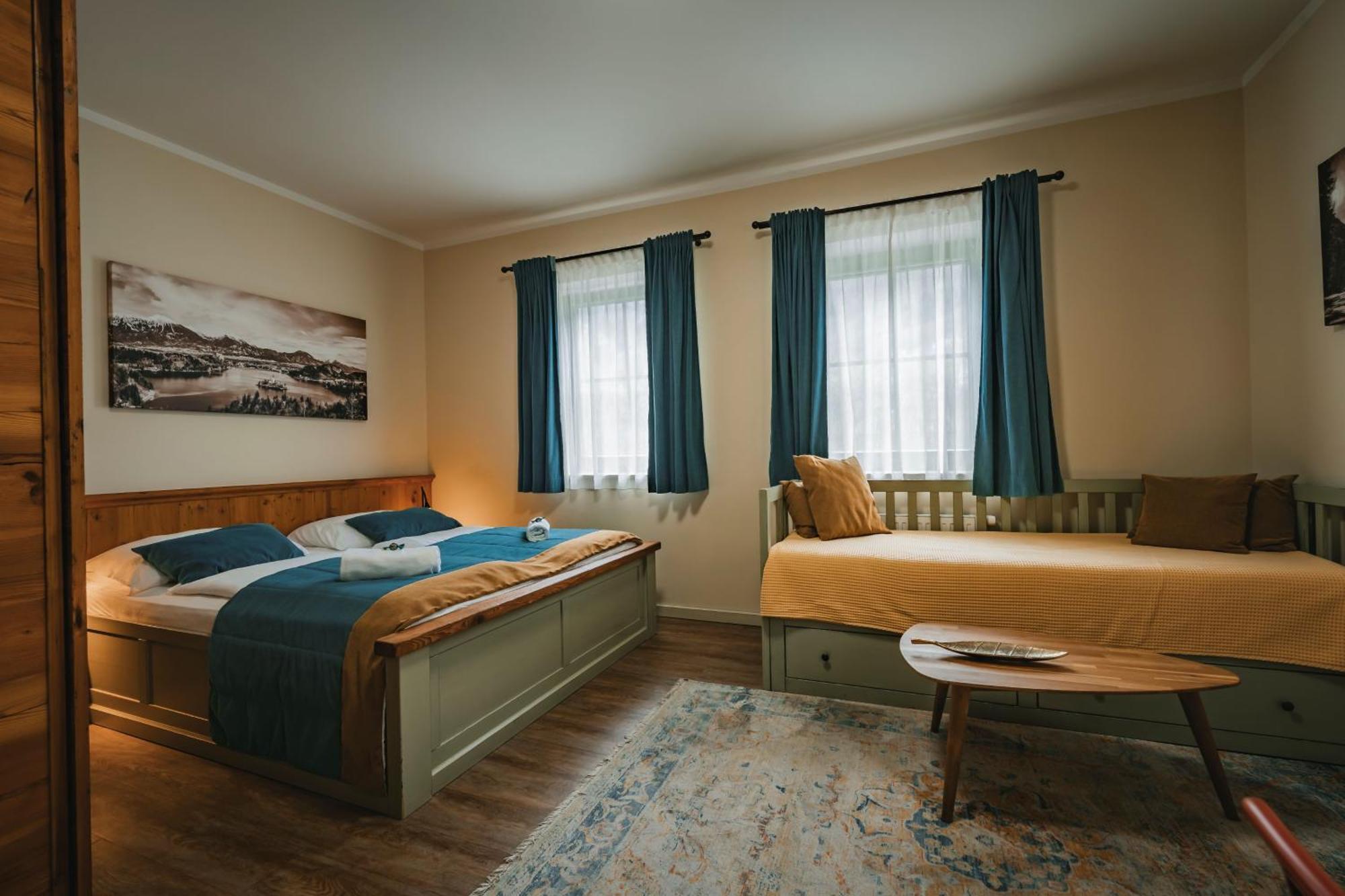 Guest House Ejga Jesenice Exterior photo