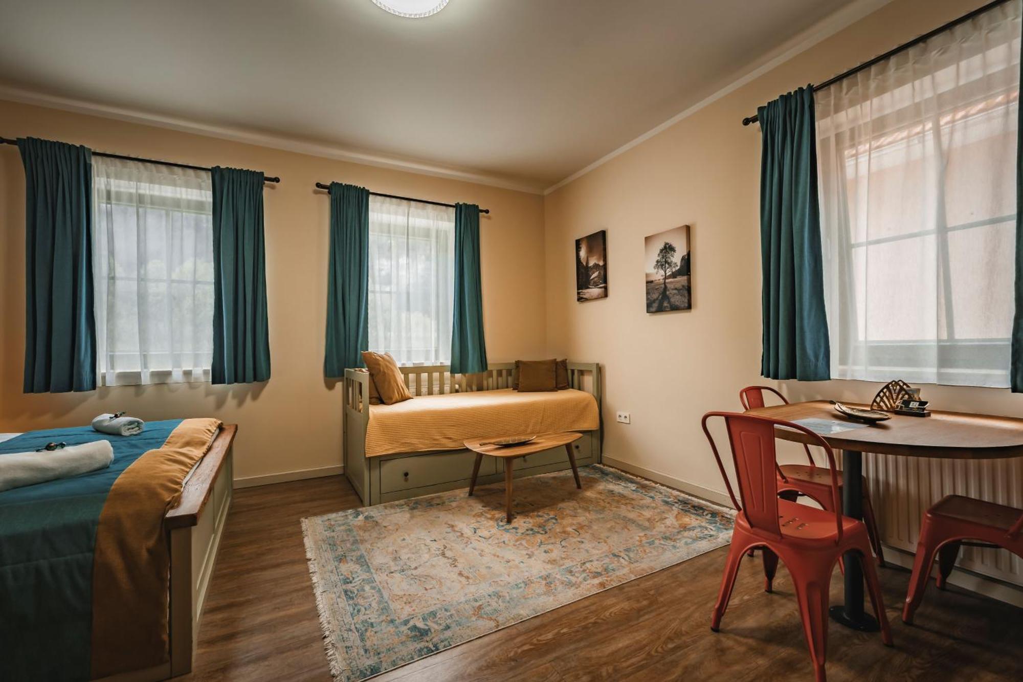 Guest House Ejga Jesenice Exterior photo