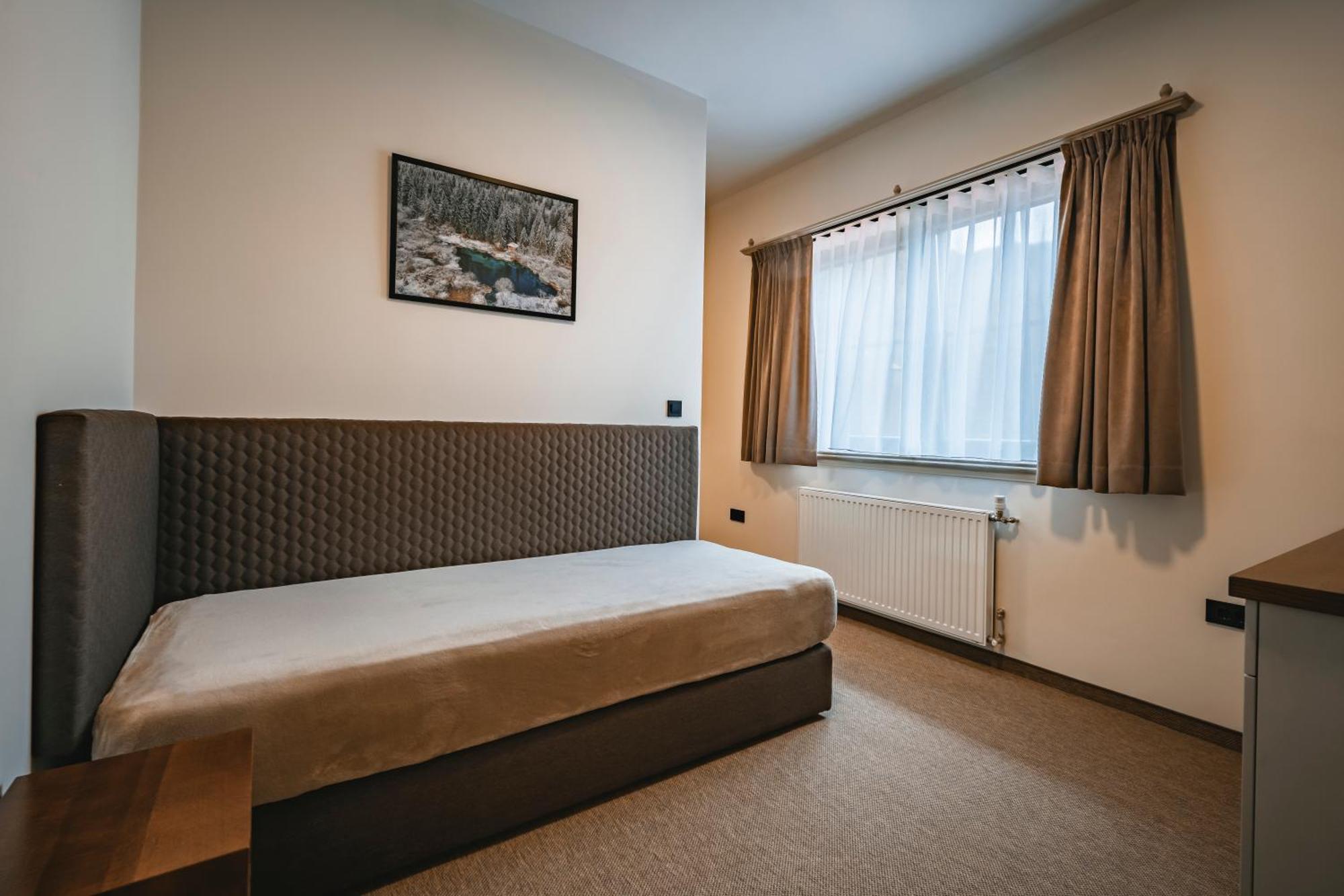 Guest House Ejga Jesenice Exterior photo