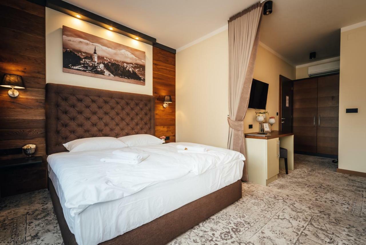 Guest House Ejga Jesenice Exterior photo